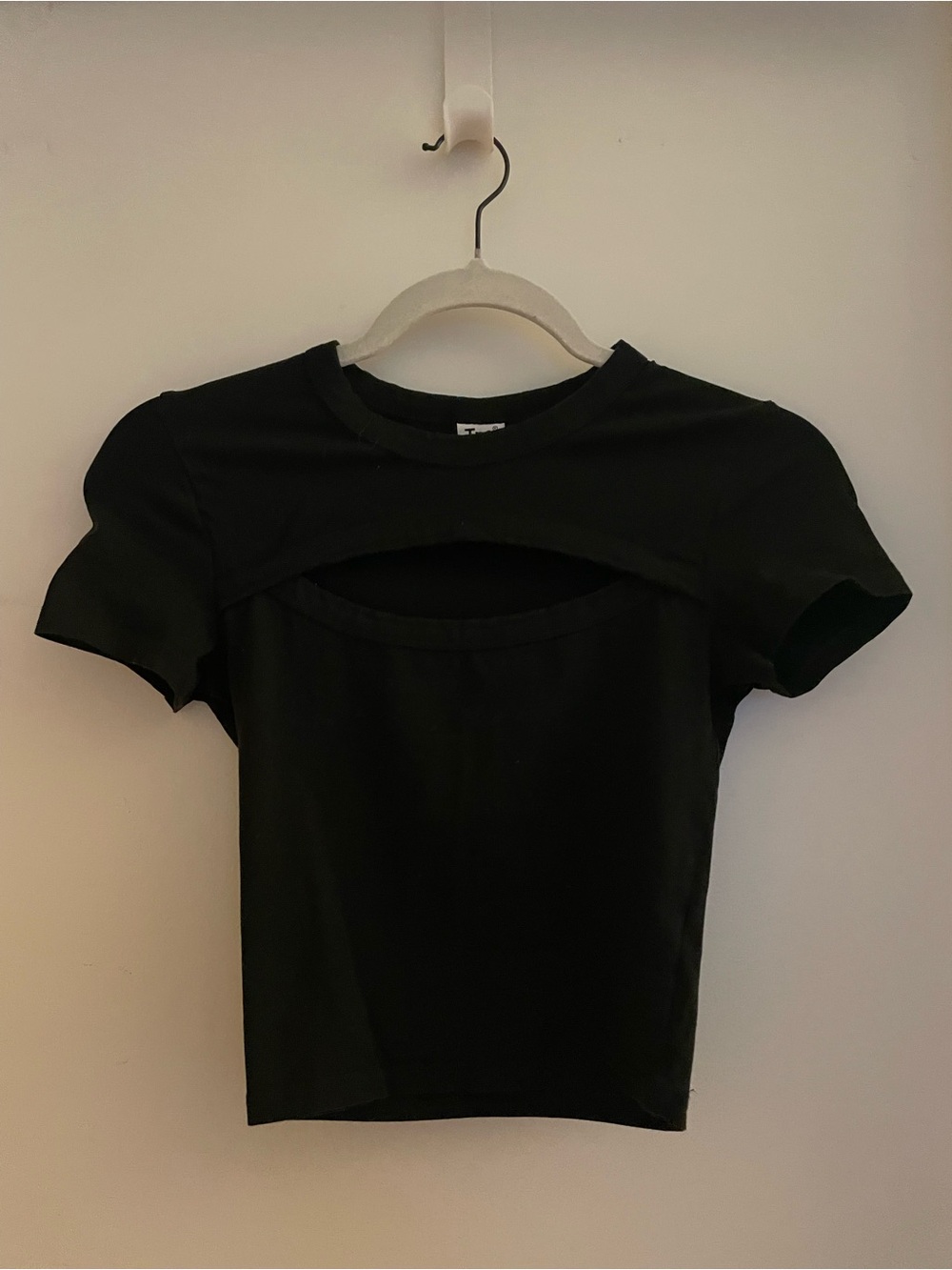 TNA Black Short Sleeve Crop Top with Chest Cutout